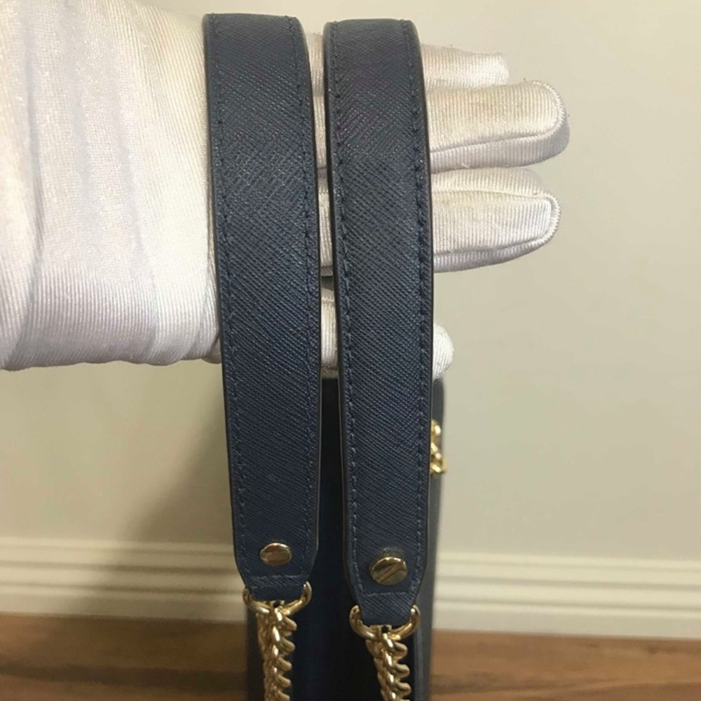 ❤️❤️SOLD❤️❤️Michael Kors Leather Saffiano Purse🥣 - Picture 4 of 8